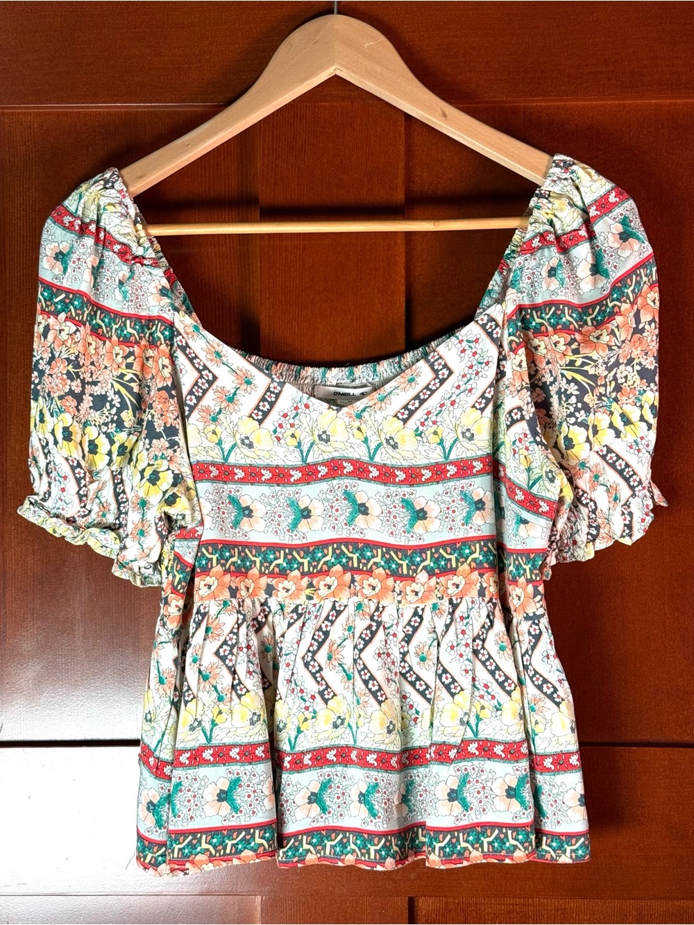 O’Neill Floral Border Print Puff Sleeve Smocked Peplum Top M